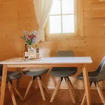 Paradieschen - Stilvolles Blockhaus Mit Kamin * Edlitz